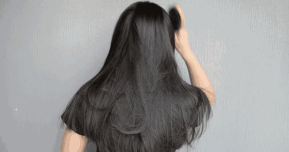 儷真護(hù)發(fā)知識(shí)：年紀(jì)輕輕就長白發(fā)？這樣做對(duì)付少年白
